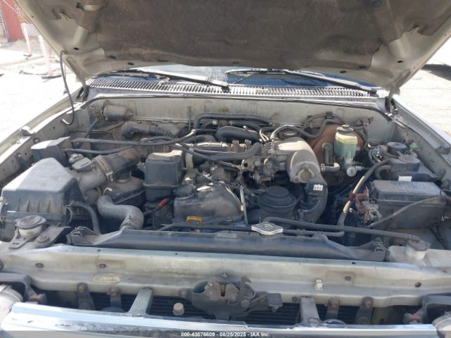 Toyota 4Runner Image 11