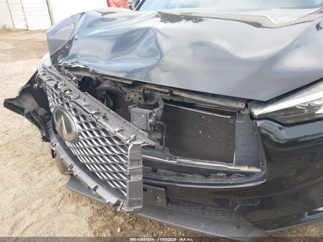 INFINITI Qx Essential Image 19