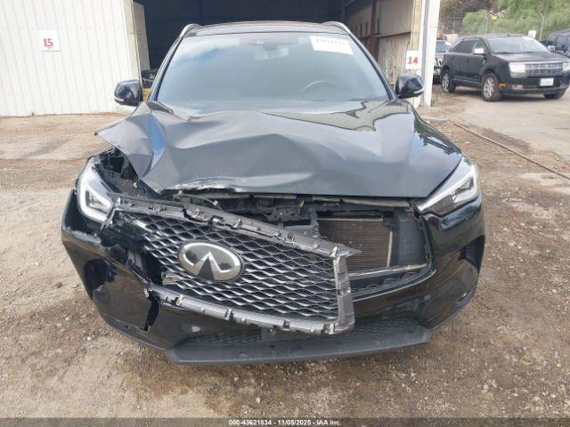 INFINITI Qx Essential Image 5