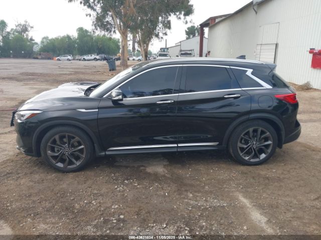 INFINITI Qx Essential Image 15