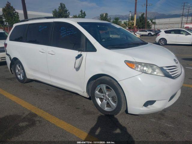  Salvage Toyota Sienna