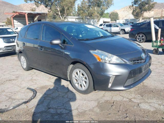  Salvage Toyota Prius v