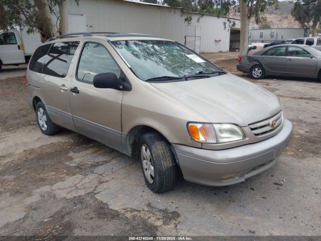  Salvage Toyota Sienna
