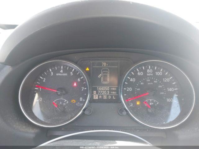 Nissan Rogue S Image 6