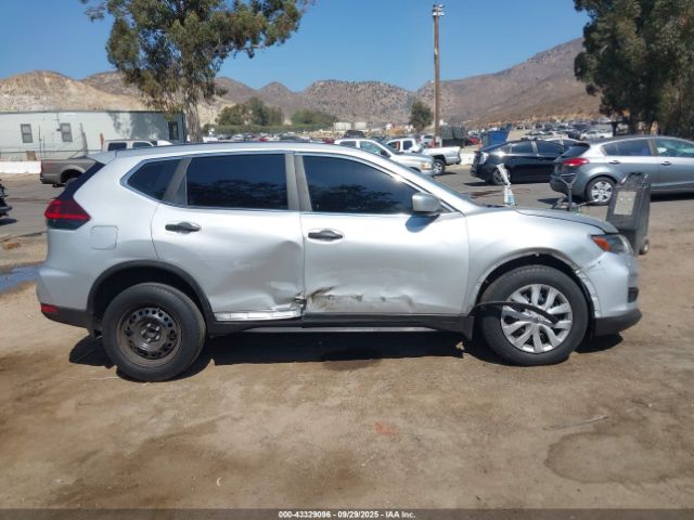 Nissan Rogue S Fwd Image 2