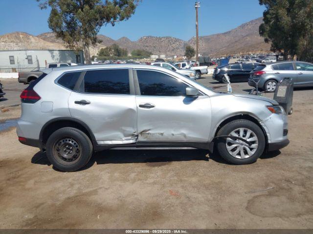 Nissan Rogue S Fwd Image 2