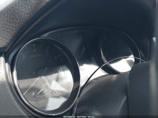 Nissan Rogue S Image 8