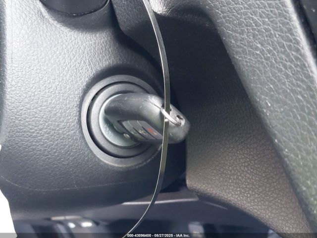 Nissan Rogue S Image 2