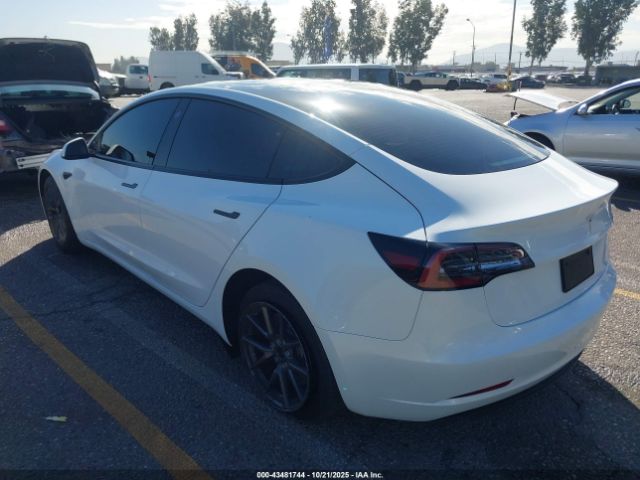 Tesla Model 3 Rear-wheel Drive Image 2
