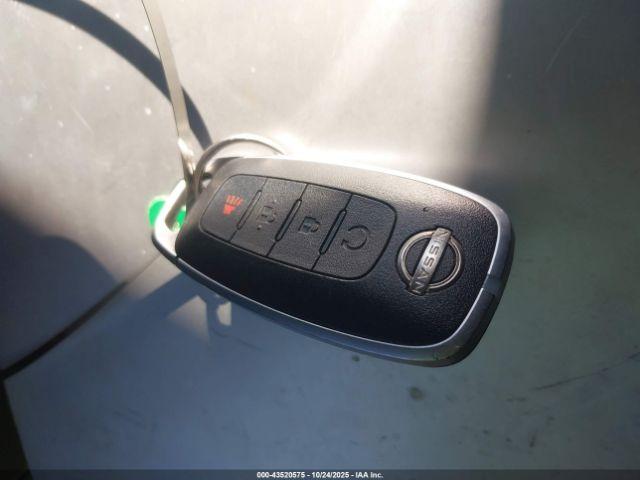 Nissan Rogue Sv Fwd Image 9