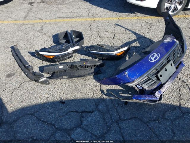 Hyundai ELANTRA Blue Image 13