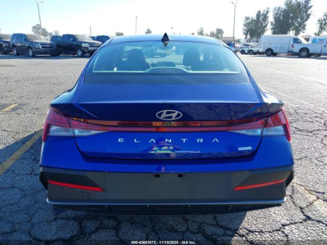 Hyundai ELANTRA Blue Image 14