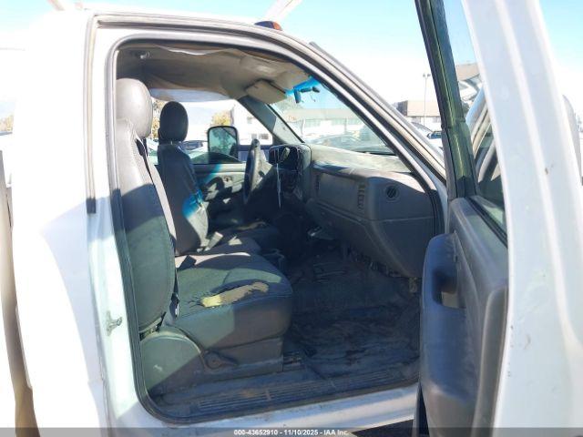 Chevrolet Silverado 3500 Work Truck Image 2