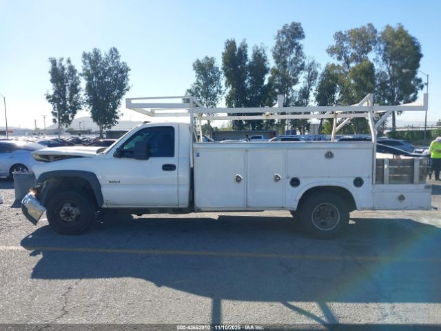Chevrolet Silverado 3500 Work Truck Image 14