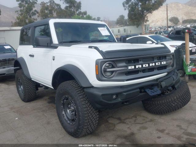  Salvage Ford Bronco