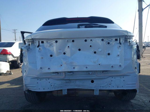 INFINITI Qx Essential Awd Image 4