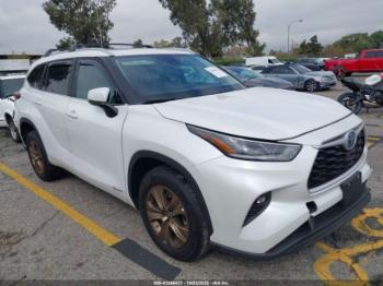  Salvage Toyota Highlander
