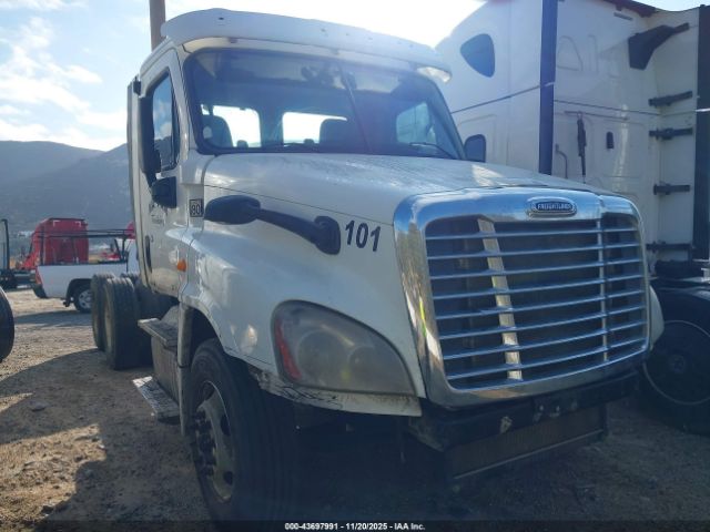 Freightliner Cascadia 125 Image 1