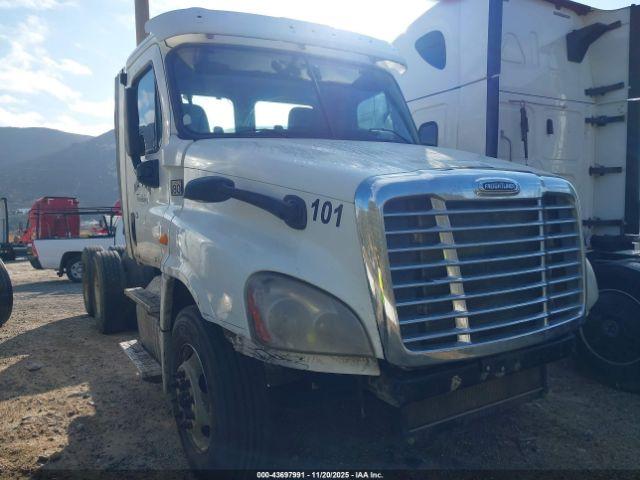  Salvage Freightliner Cascadia 125