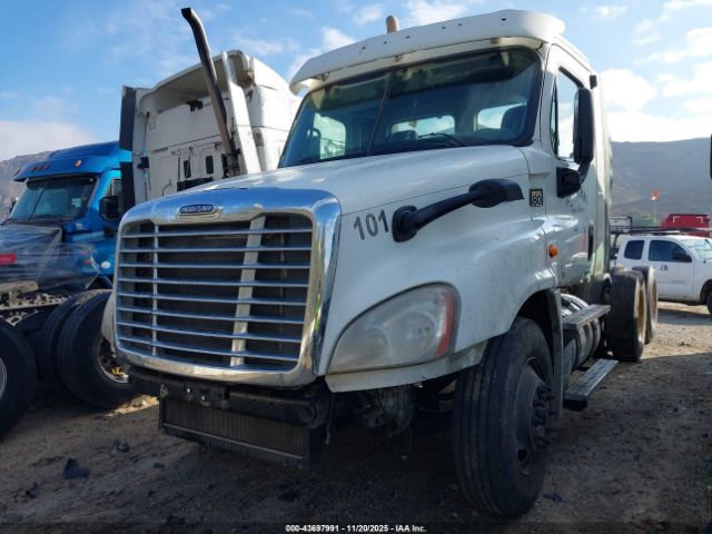 Freightliner Cascadia 125 Image 6