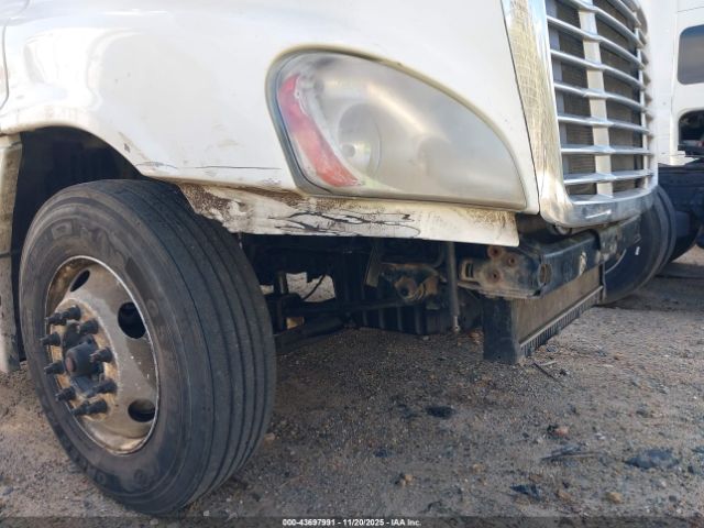 Freightliner Cascadia 125 Image 5