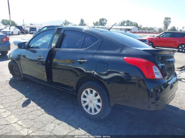 Nissan Versa 1.6 S+ Image 3