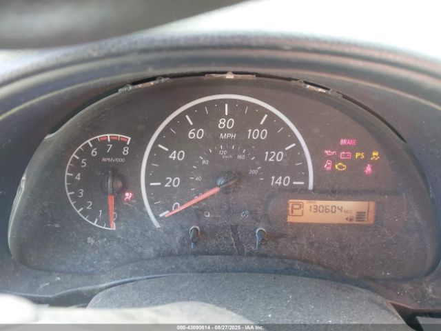 Nissan Versa 1.6 S+ Image 12