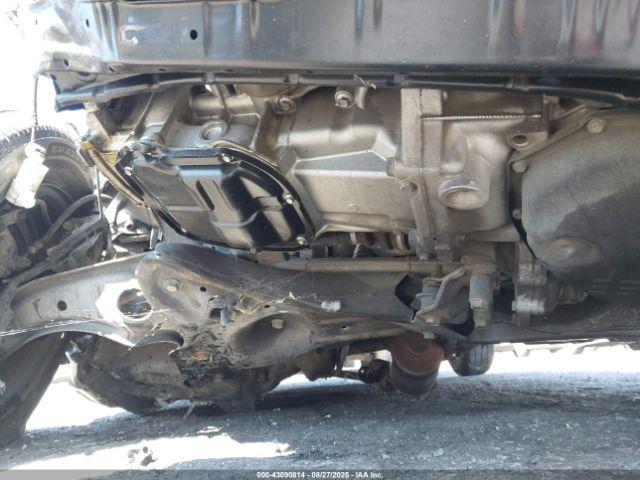 Nissan Versa 1.6 S+ Image 6