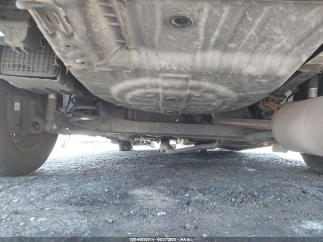 Nissan Versa 1.6 S+ Image 10