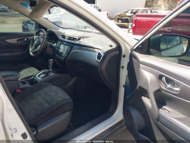 Nissan Rogue Sv Image 2