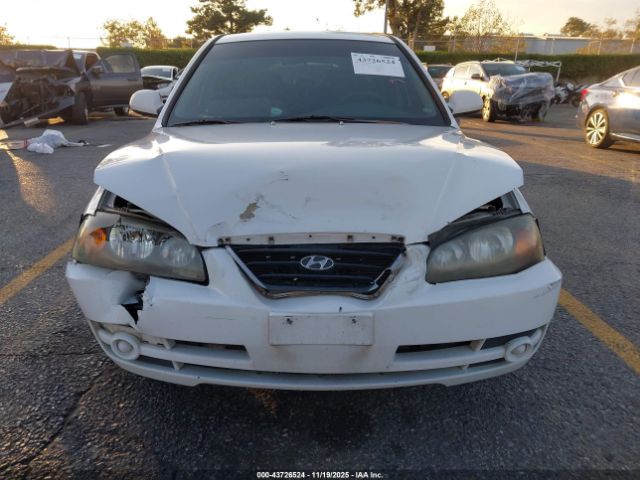 Hyundai ELANTRA Image 4