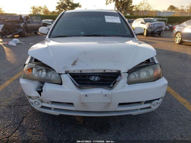 Hyundai ELANTRA Image 4