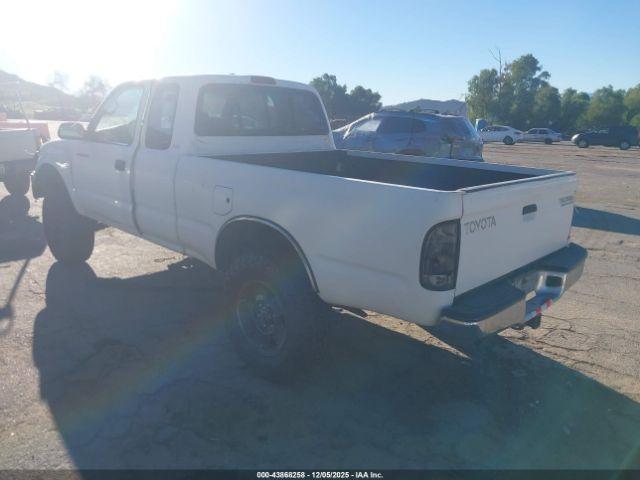 Toyota Tacoma Prerunner V6 Image 4