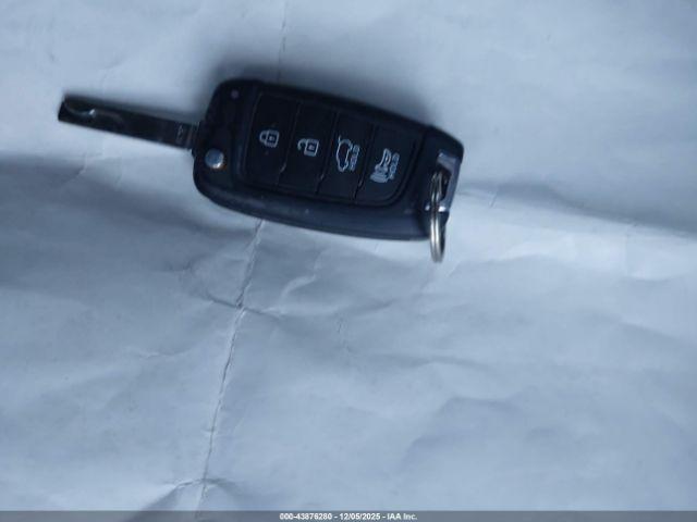 Hyundai ELANTRA Image 4