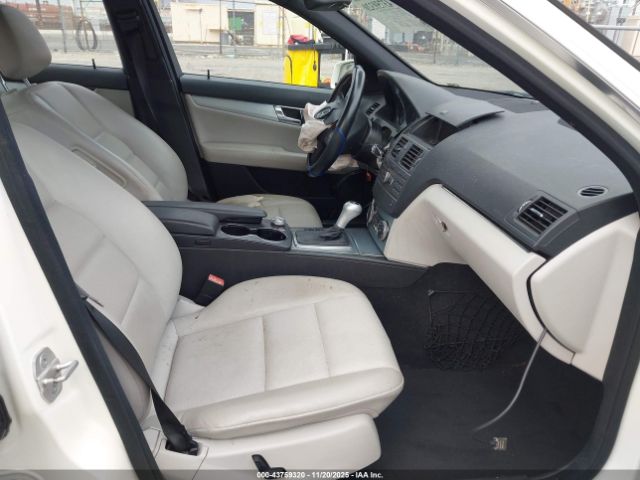 Mercedes-Benz C-Class Image 7