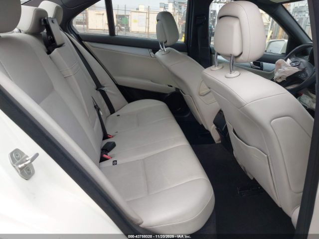 Mercedes-Benz C-Class Image 8