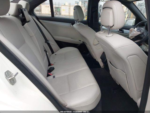 Mercedes-Benz C-Class Image 8