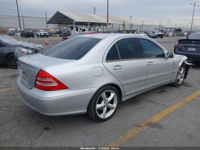 Mercedes-Benz C-Class Image 7