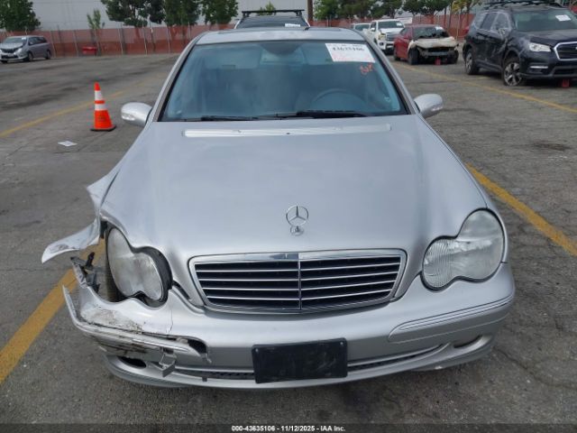 Mercedes-Benz C-Class Image 4