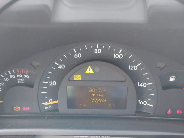 Mercedes-Benz C-Class Image 3