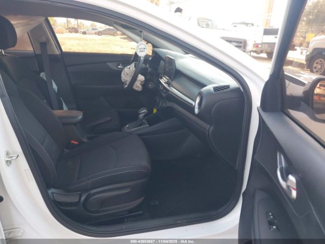 Kia Forte Lxs Image 5