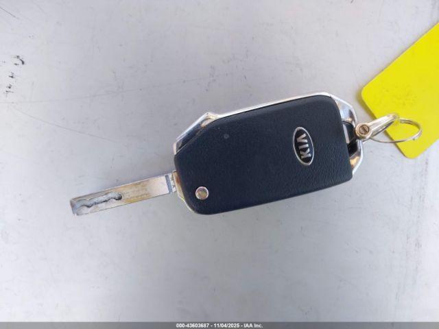 Kia Forte Lxs Image 8