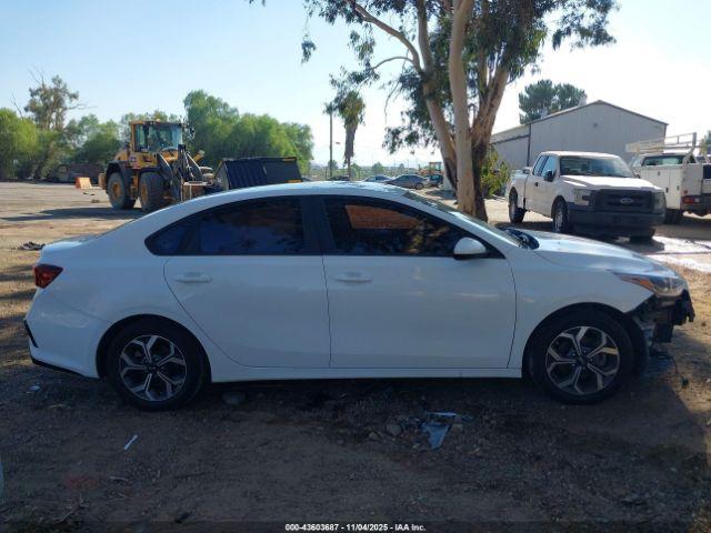 Kia Forte Lxs Image 14