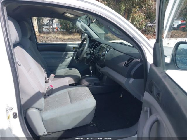 Toyota Tacoma Image 12