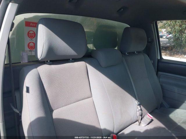 Toyota Tacoma Image 11