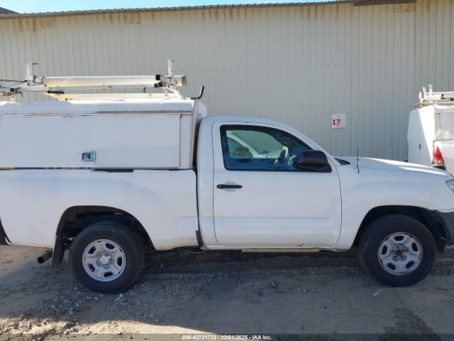 Toyota Tacoma Image 4