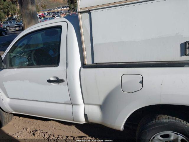 Toyota Tacoma Image 15