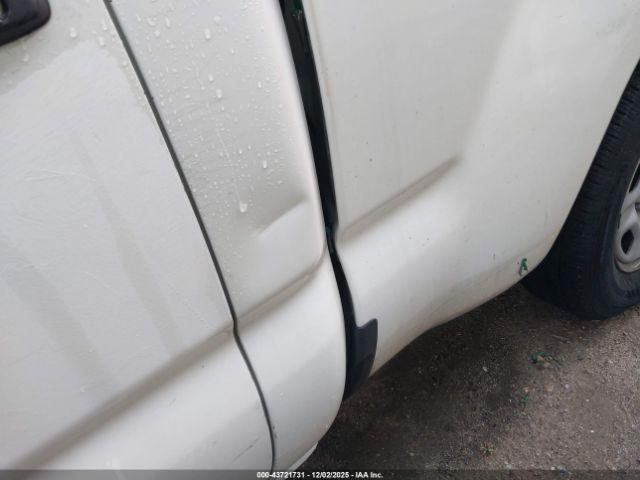 Toyota Tacoma Image 2