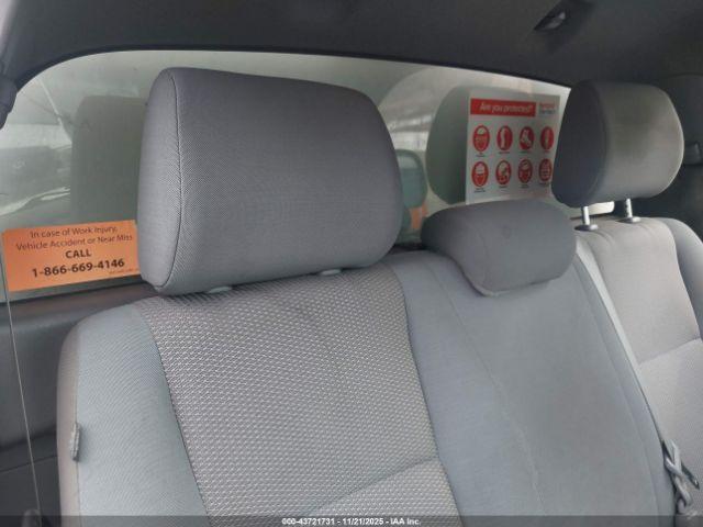 Toyota Tacoma Image 9