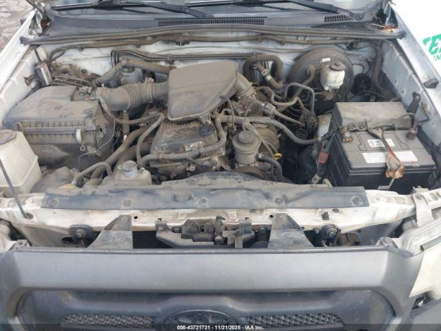 Toyota Tacoma Image 14